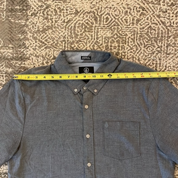Volcom Modern Fit Button-Up - Picture 8 of 10